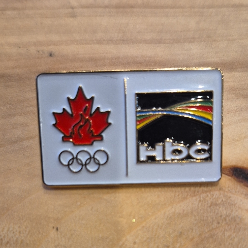 2010 VANCOUVER HBC HUDSON BAY COMPANY OLYMPIC WINTER GAMES PIN - Picture 1 of 3